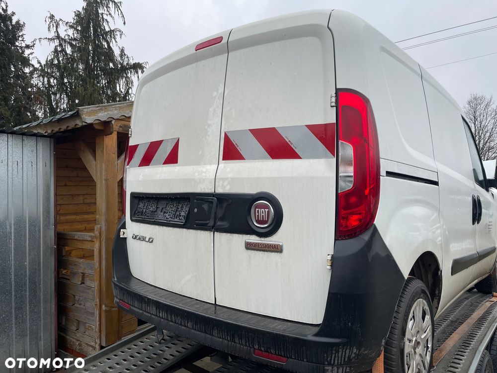 Fiat Doblo 2018r 1.3D Euro 6 tył kompletny drzwi zderzak lampy - 2