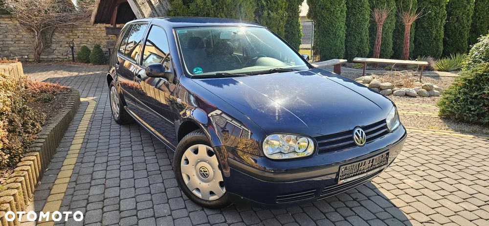 Volkswagen Golf - 2