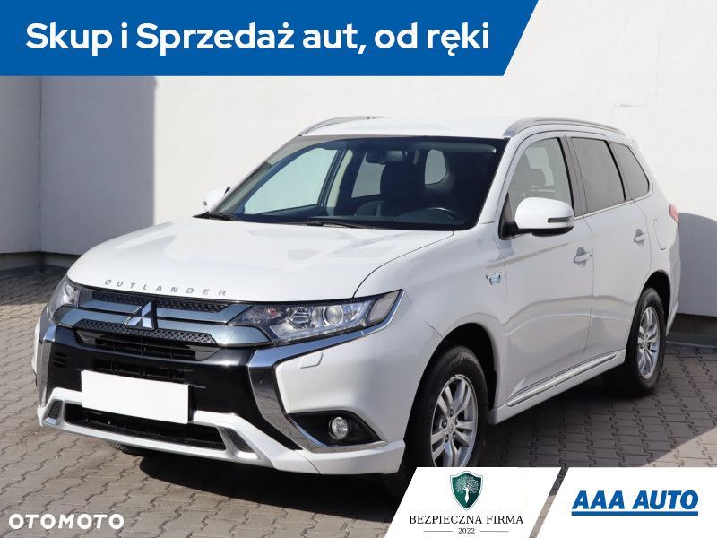 Mitsubishi Outlander - 2