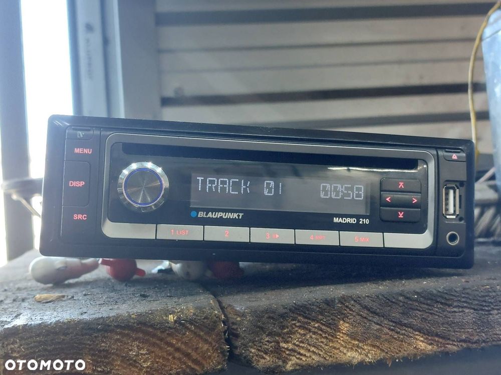 RADIO ODTWARZACZ SAMOCHODOWY 1 DIN BLAUPUNKT MADRID 210 CD AUX USB - 1
