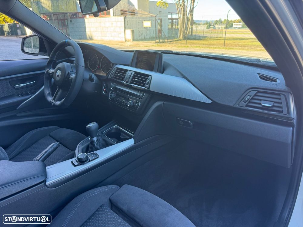 BMW 318 d Pack M - 17
