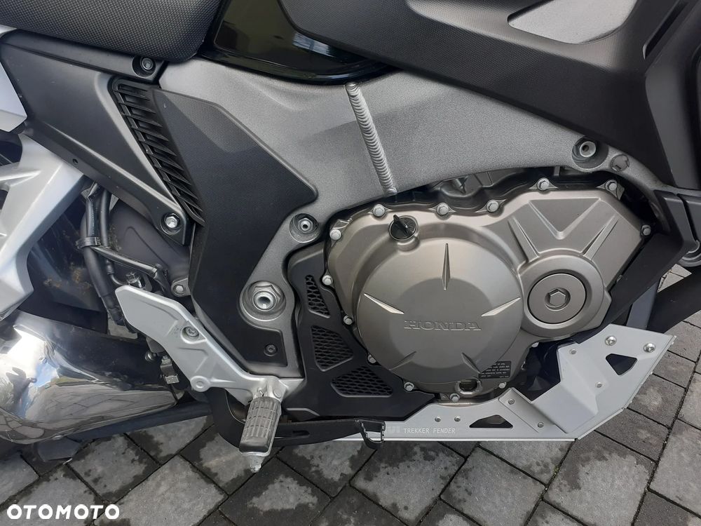 Honda VFR - 14