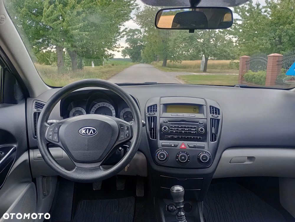 Kia Ceed 1.4 CVVT Attract - 8