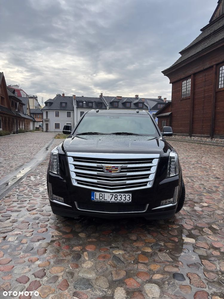 Cadillac Escalade - 4