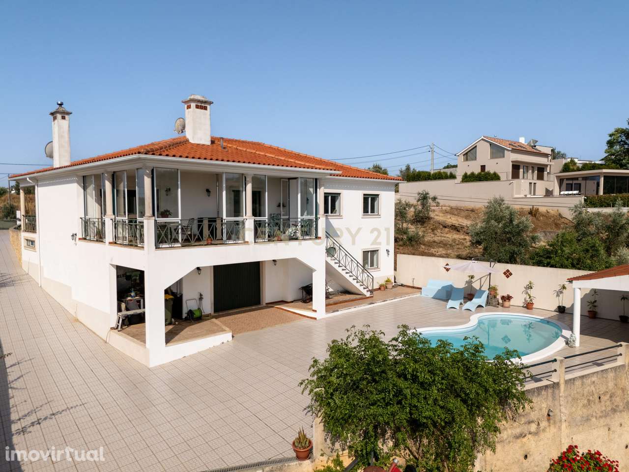 Moradia de Luxo com Vista Panorâmica sobre o Castelo do Bode e Piscina - Grande imagem: 3/21