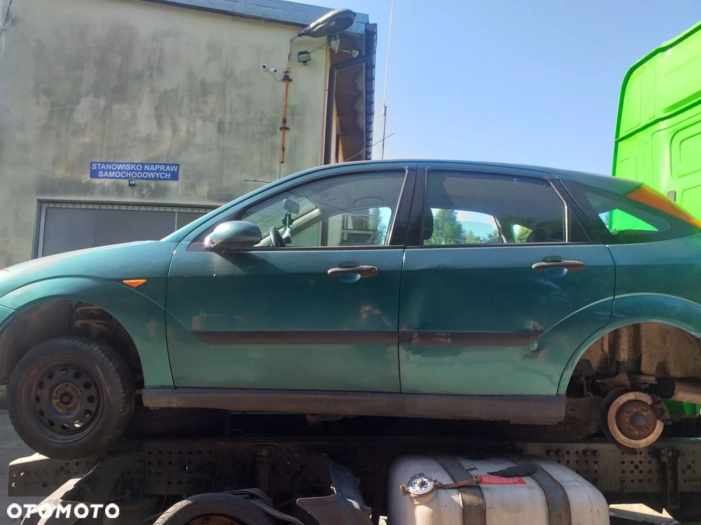 Auto na części - Ford Focus diesel Silnik Skrzynia Drzwi Maska Klapa Błotnik Zderzak Lampa Szyba Klamka Lusterko Deska Kokpit - 1