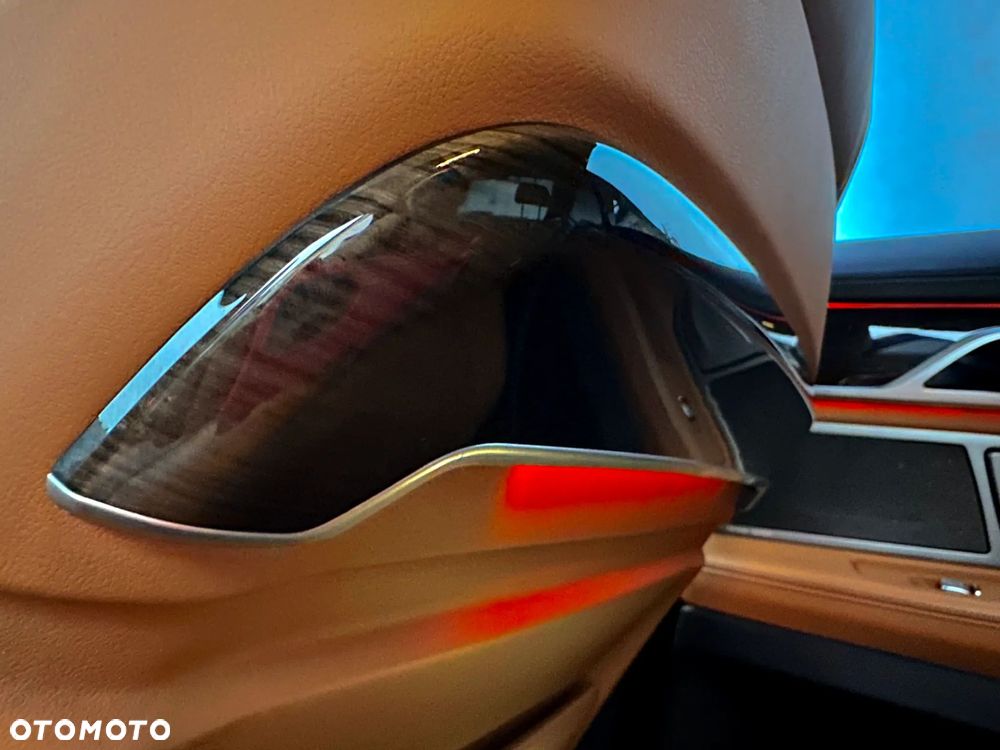 BMW Seria 7 740d xDrive - 16