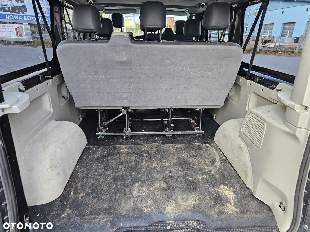 Renault Trafic 2.0 dCi 115 Passenger Combi L2H1 Quickshift - 16