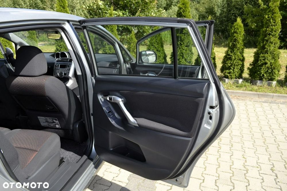 Toyota Verso 1.8 Premium - 34