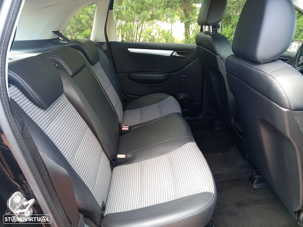 Mercedes-Benz B 180 CDI - 21