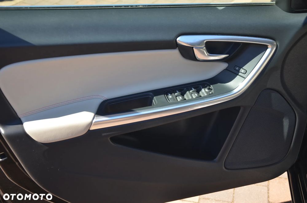 Volvo V60 B4 D Geartronic RDesign - 16