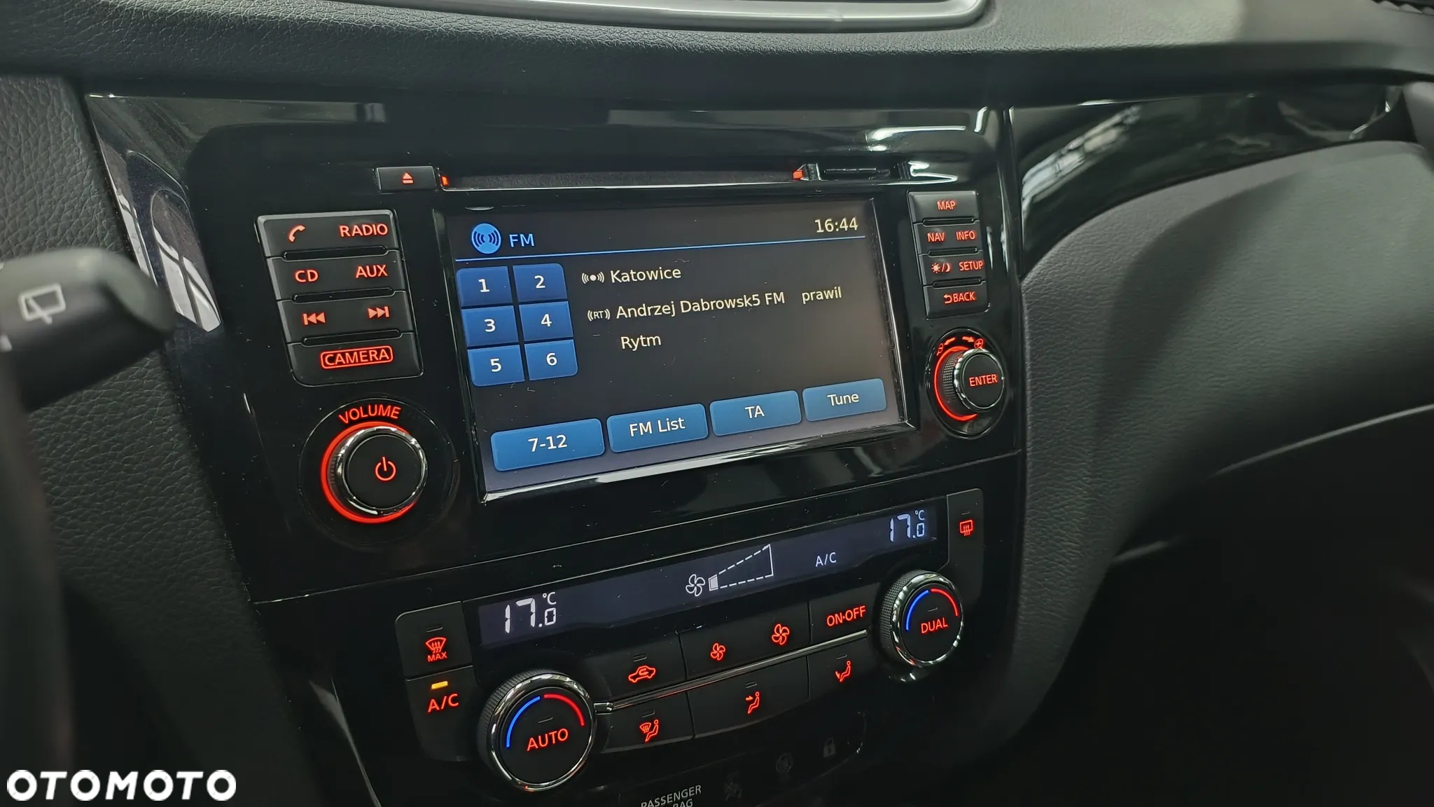 Nissan Qashqai 1.2 DIG-T N-Connecta EU6 - 8