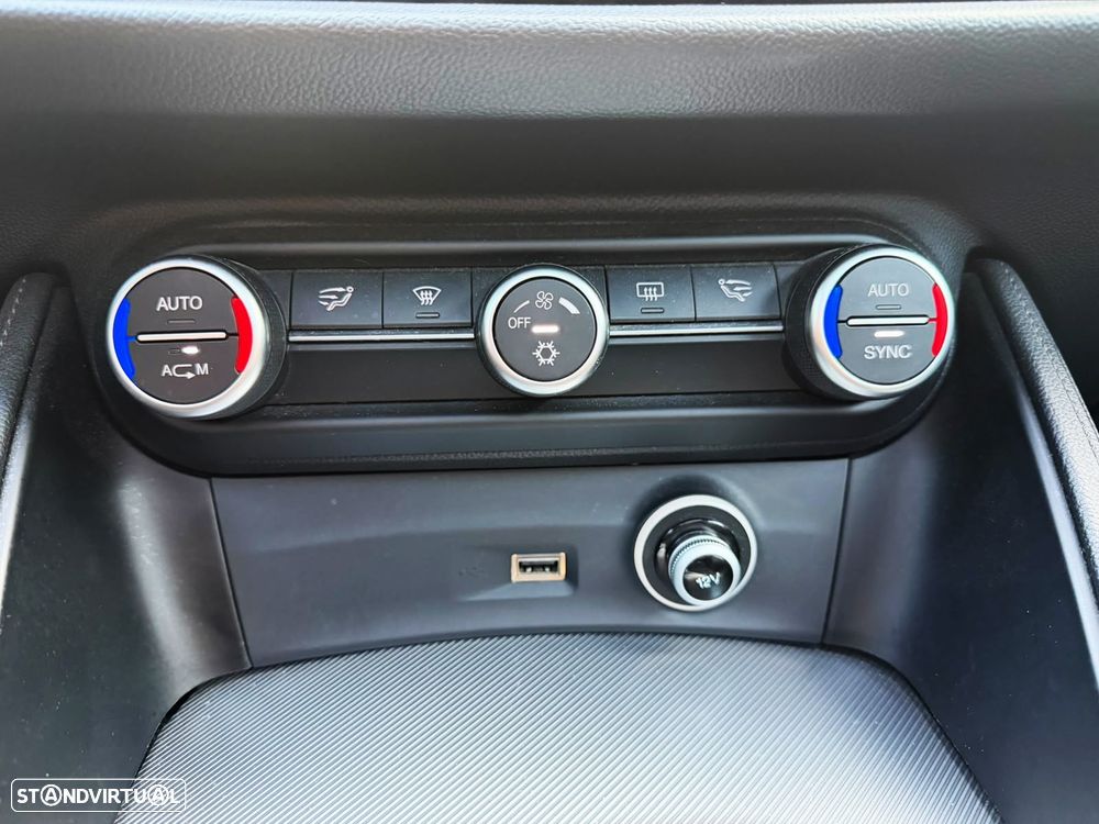 Alfa Romeo Stelvio - 11