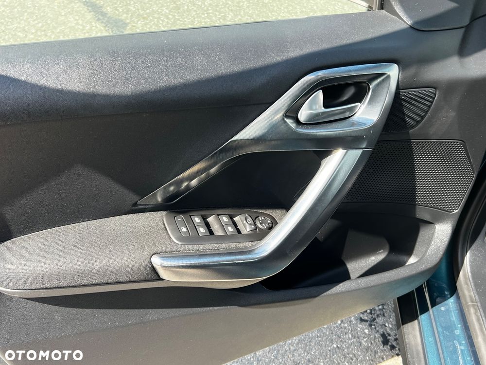 Peugeot 2008 PureTech 82 Allure - 5