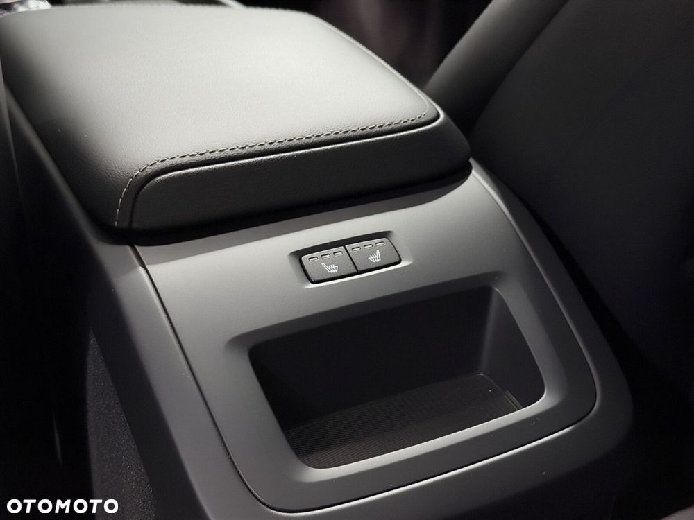 Volvo XC 60 B4 D AWD Plus Dark - 16