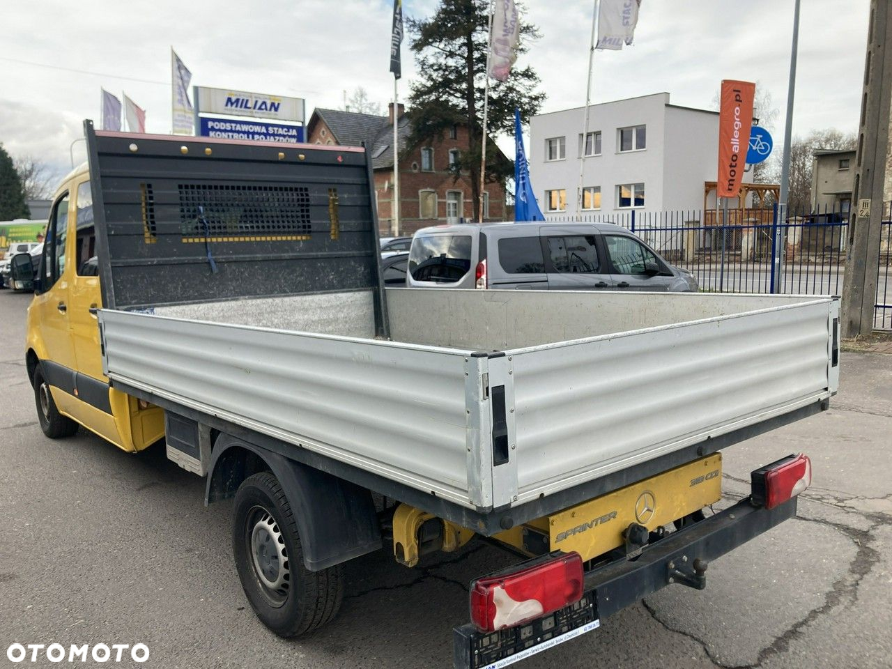 Mercedes-Benz Sprinter - 13
