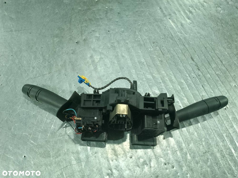 PRZEŁĄCZNIK ZESPOLONY DACIA SANDERO I 8200792584S 1.2 16V - 9