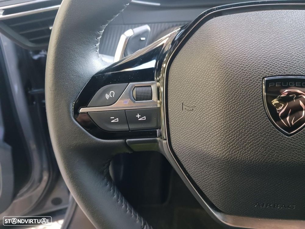 Peugeot 2008 1.2 Hybrid Allure e-DCS6 - 25