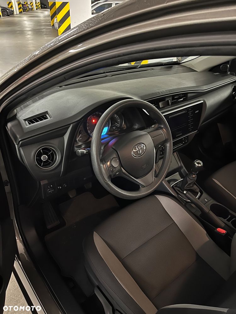 Toyota Auris 1.6 Active - 9