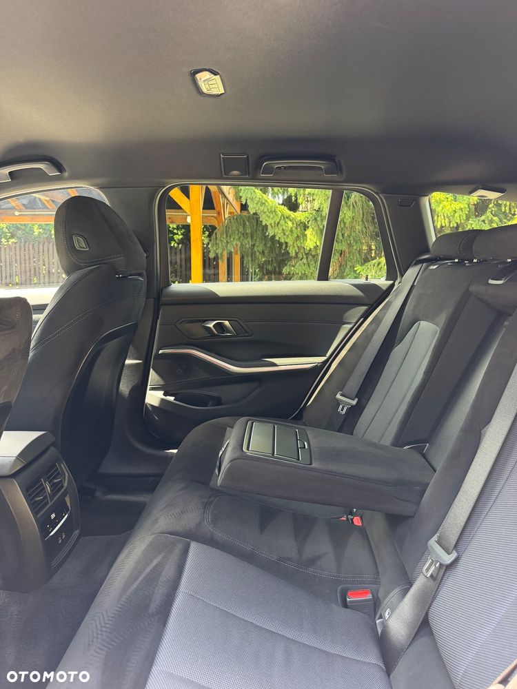 BMW Seria 3 320i M Sport - 26