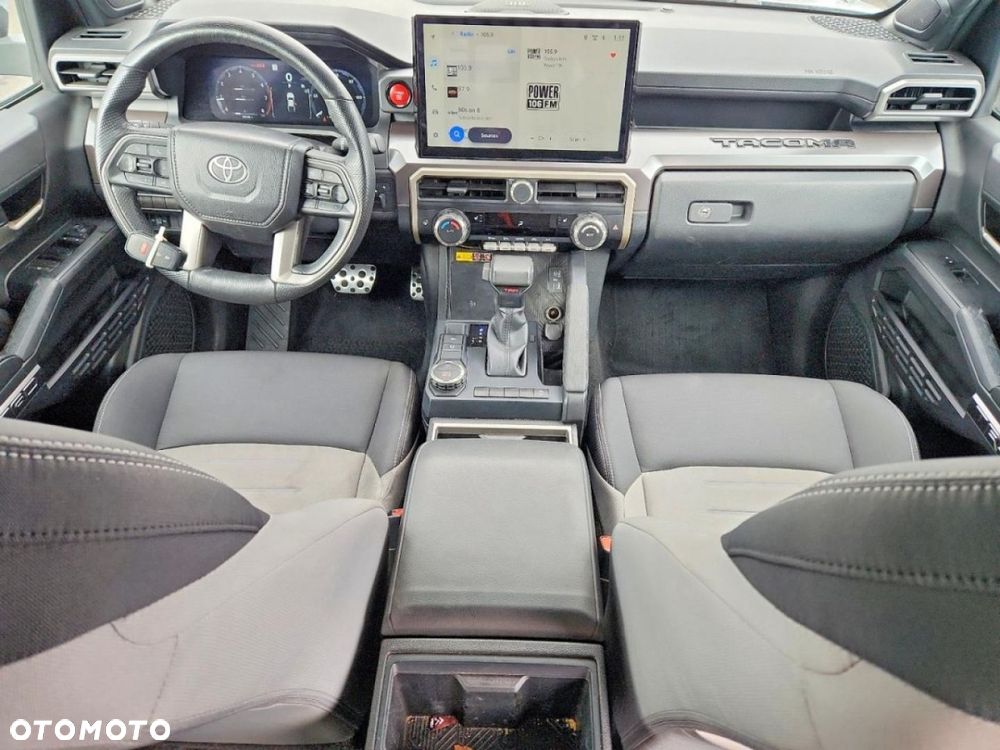 Toyota Tacoma - 8