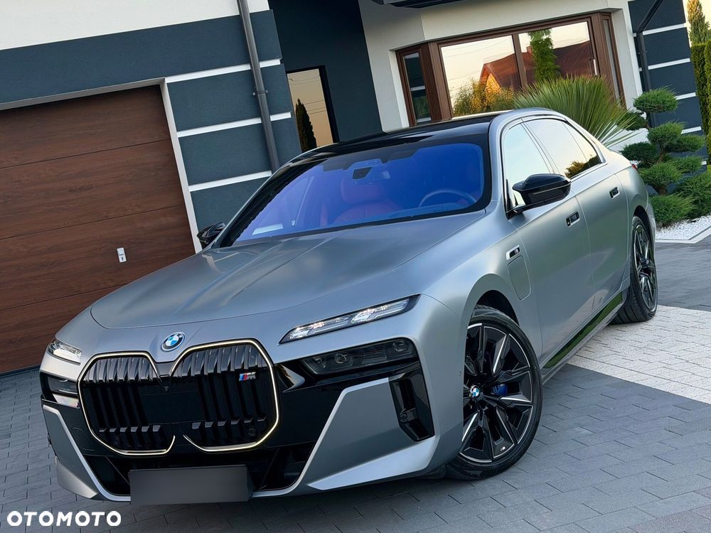 BMW Seria 7 M760e PHEV xDrive Individual Edition sport - 31