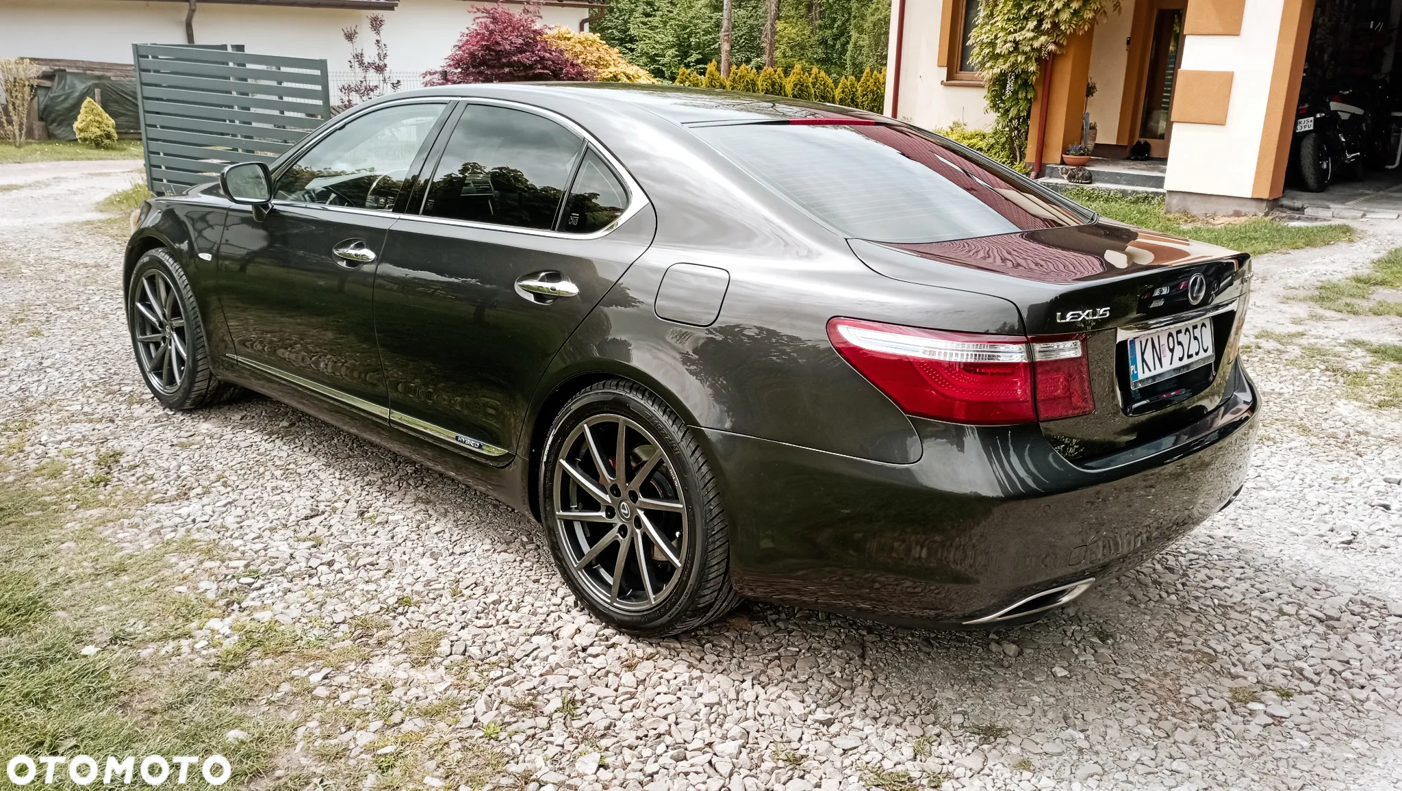 Lexus LS - 6