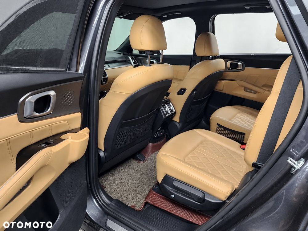 Kia Sorento - 25