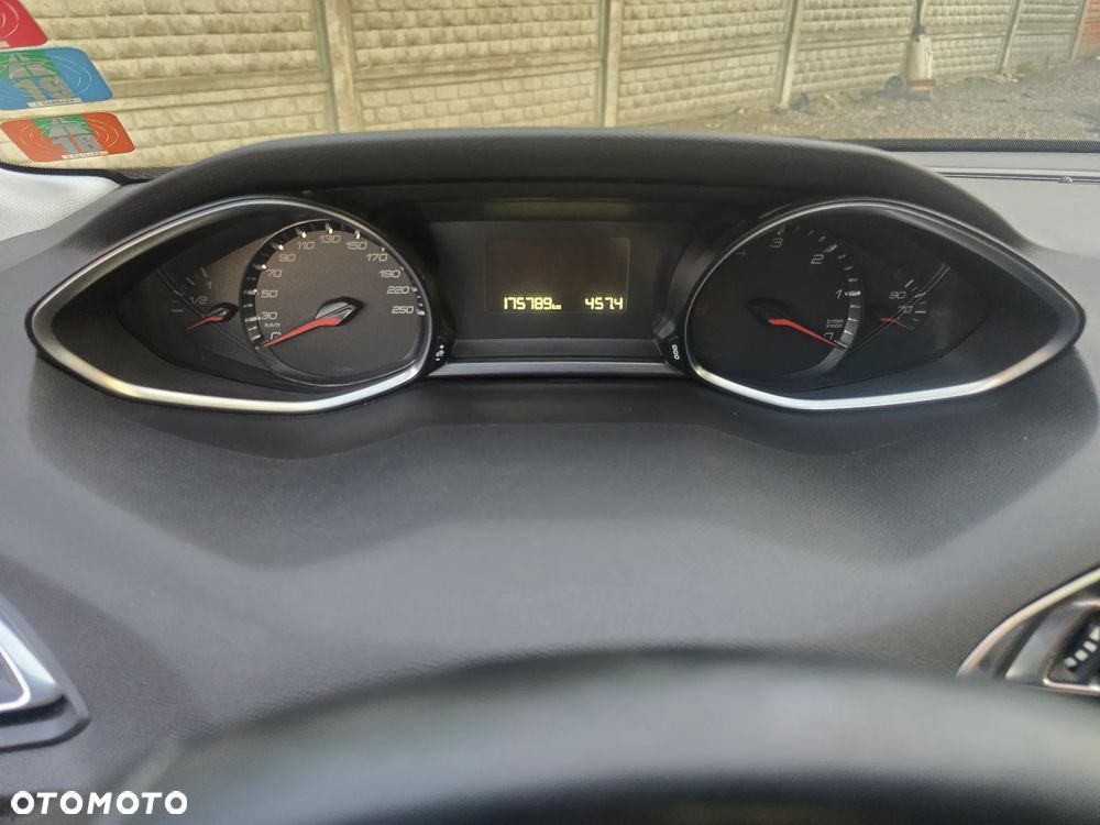Peugeot 308 e-HDi 115 Stop & Start Allure - 23