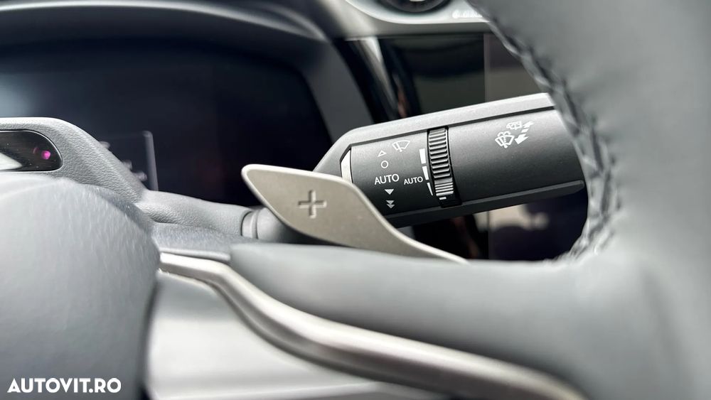 Lexus RZ 450e AWD Luxury - 32