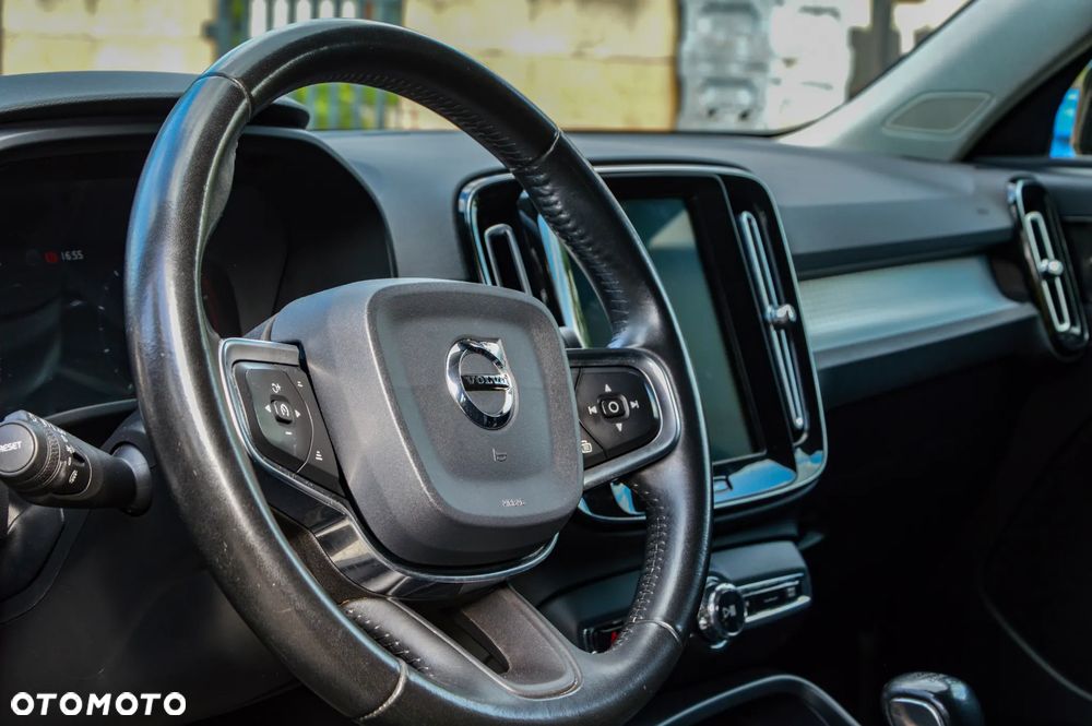 Volvo XC 40 T3 Momentum - 36