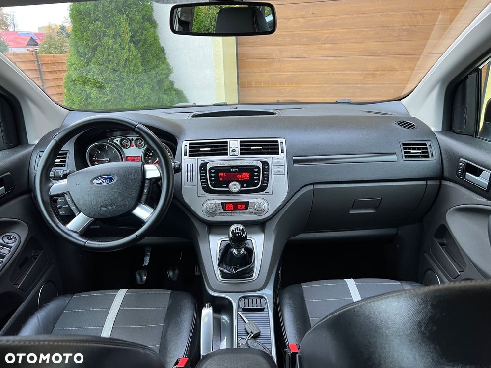 Ford Kuga - 16