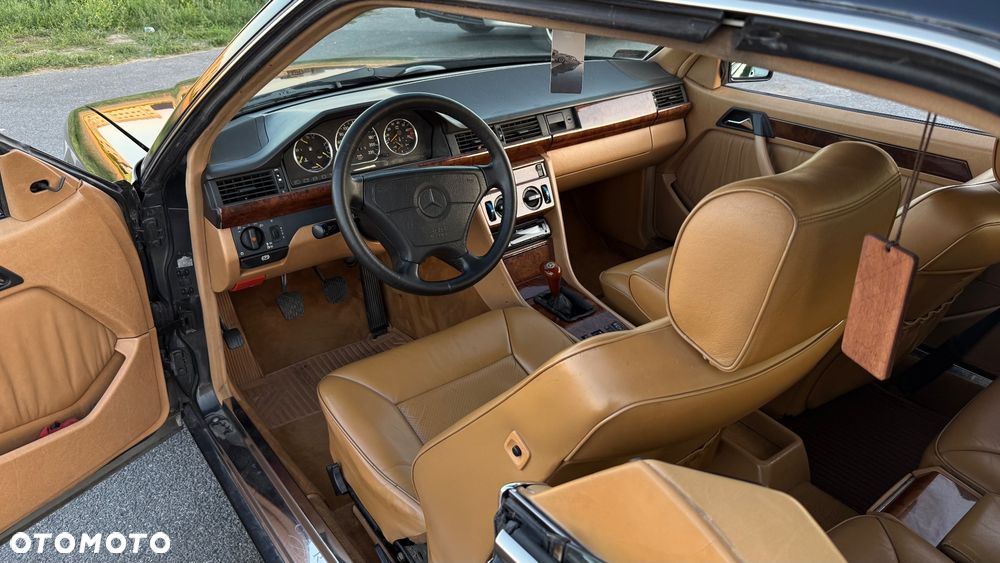 Mercedes-Benz W124 (1984-1993) - 27