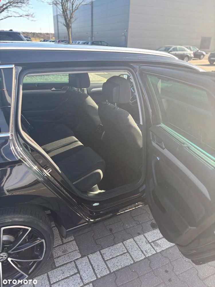Volkswagen Passat - 12