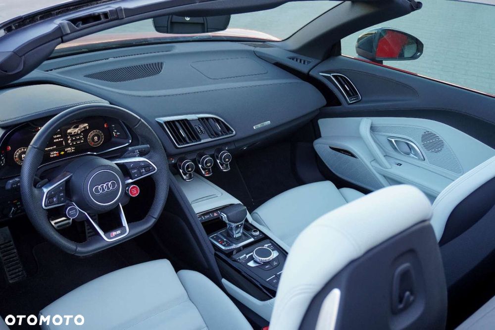 Audi R8 Spyder V10 RWD Performance - 17