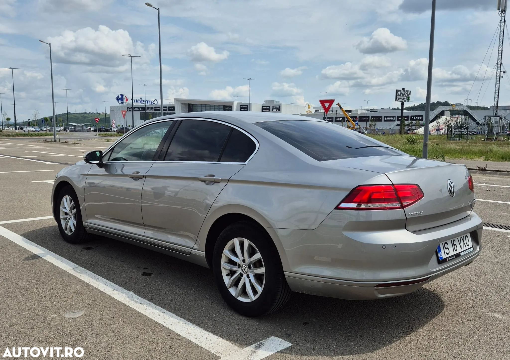 Volkswagen Passat 2.0 TDI Comfortline - 3