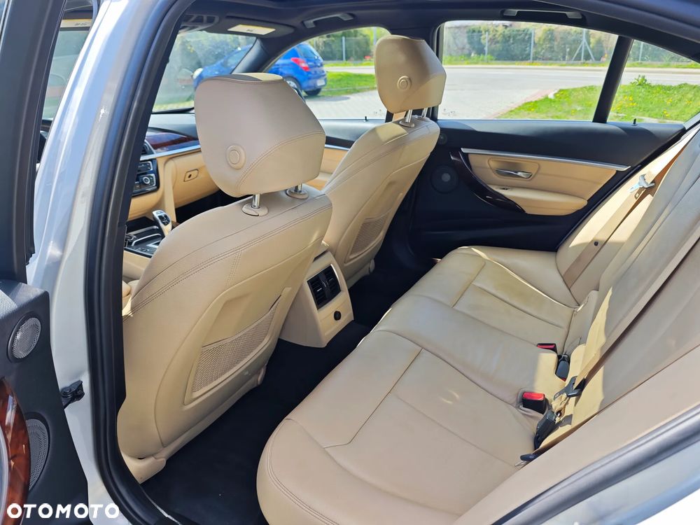 BMW Seria 3 340i xDrive Edition Luxury Line Purity - 18