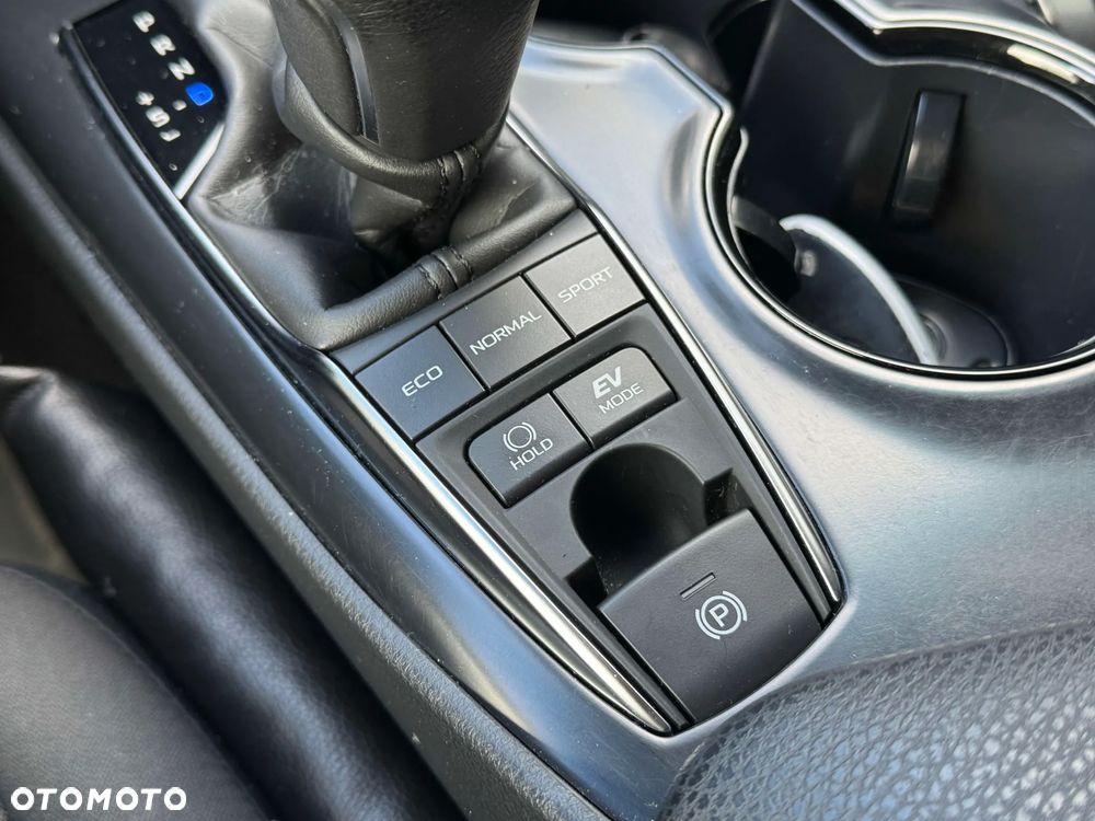 Toyota Camry 2.5 Hybrid Comfort CVT - 32