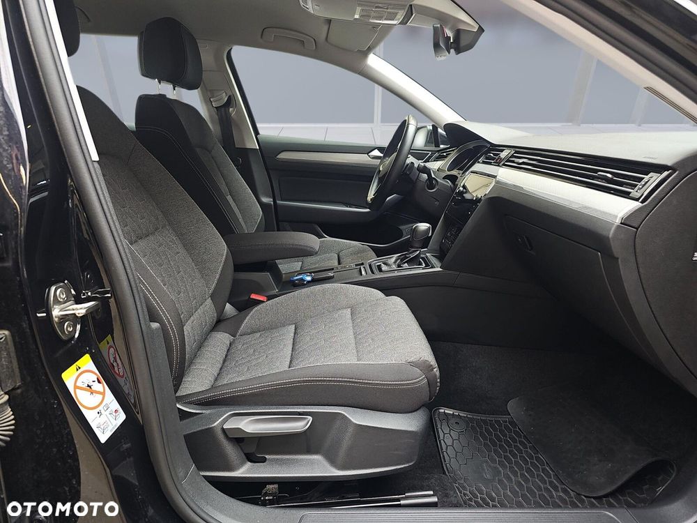 Volkswagen Passat Variant 1.5 TSI EVO Business DSG - 11