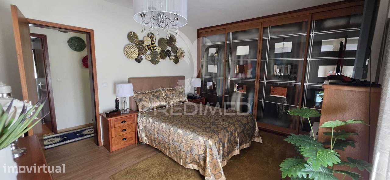 T3 TOTALMENTE REMODELADO — ENTRAR E VIVER! - Grande imagem: 2/12