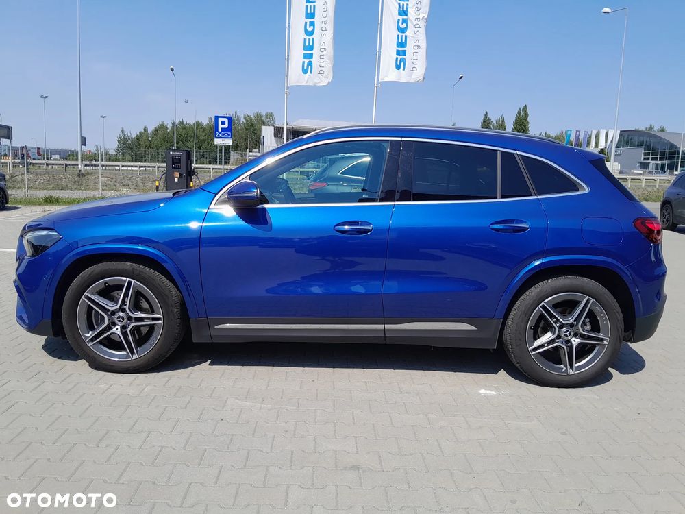 Mercedes-Benz GLA 200 AMG Line - 2