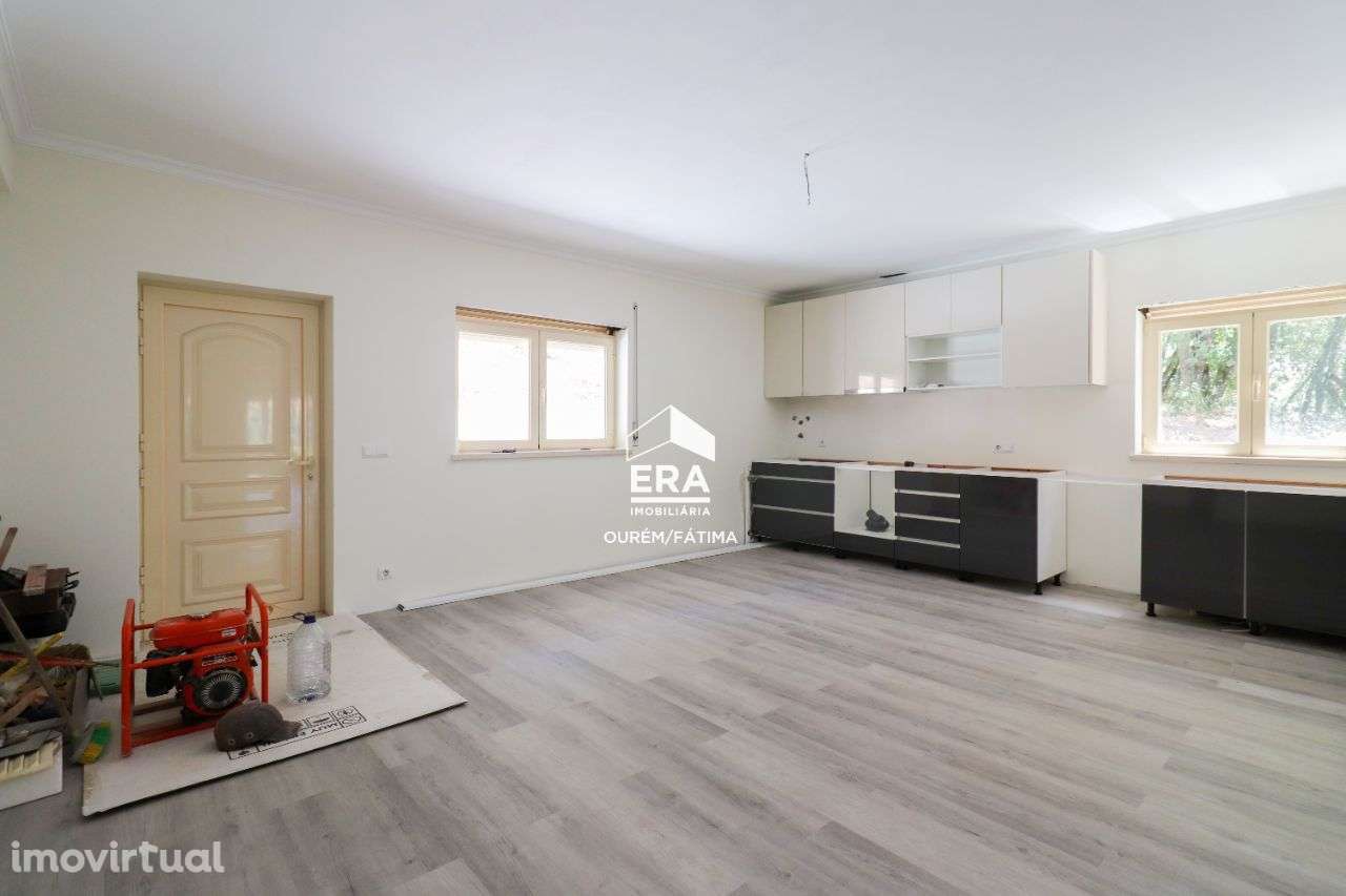 Moradia T5 localizada perto de Ourém - Grande imagem: 5/29