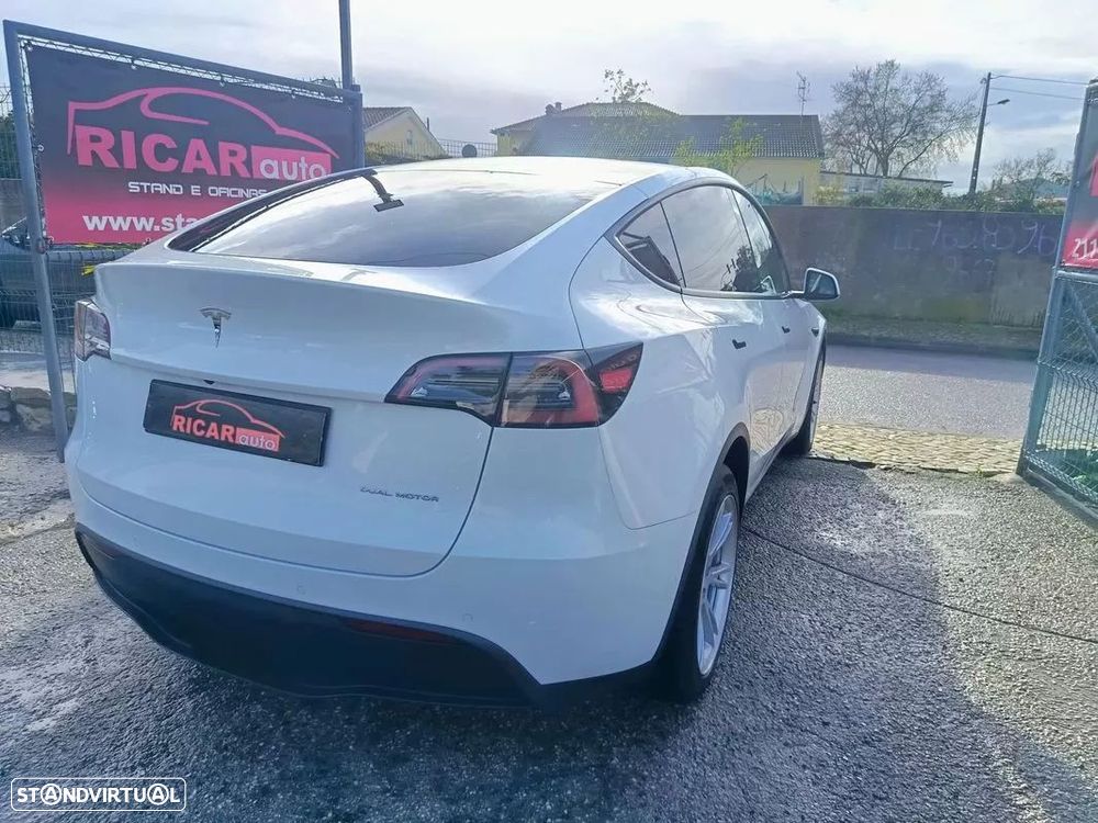 Tesla Model Y Long Range Dual Motor AWD - 5