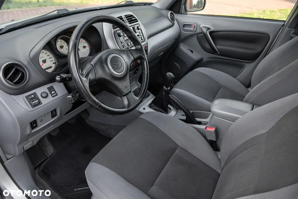 Toyota RAV4 2.0 VVT-i 4x4 - 12