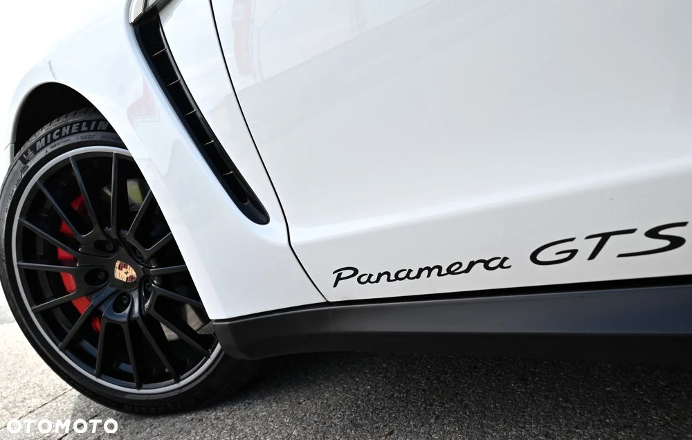 Porsche Panamera GTS PDK - 36