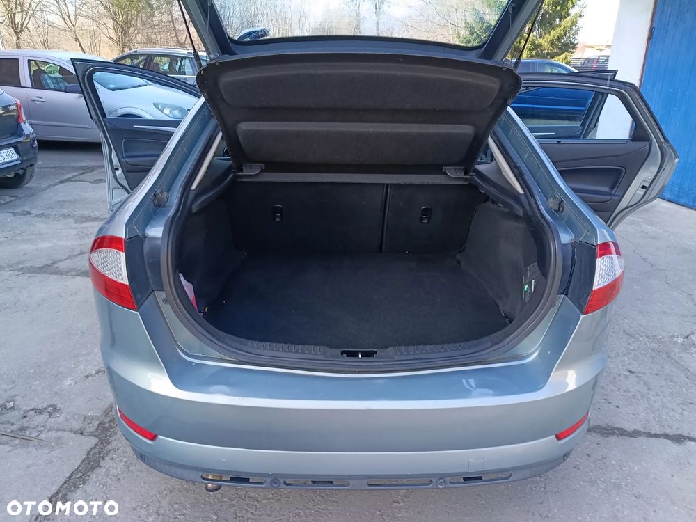 Ford Mondeo 2.0 Ghia - 10