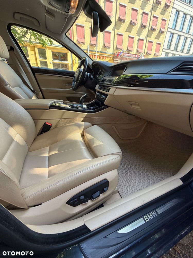 BMW Seria 5 530d xDrive Luxury Line - 29