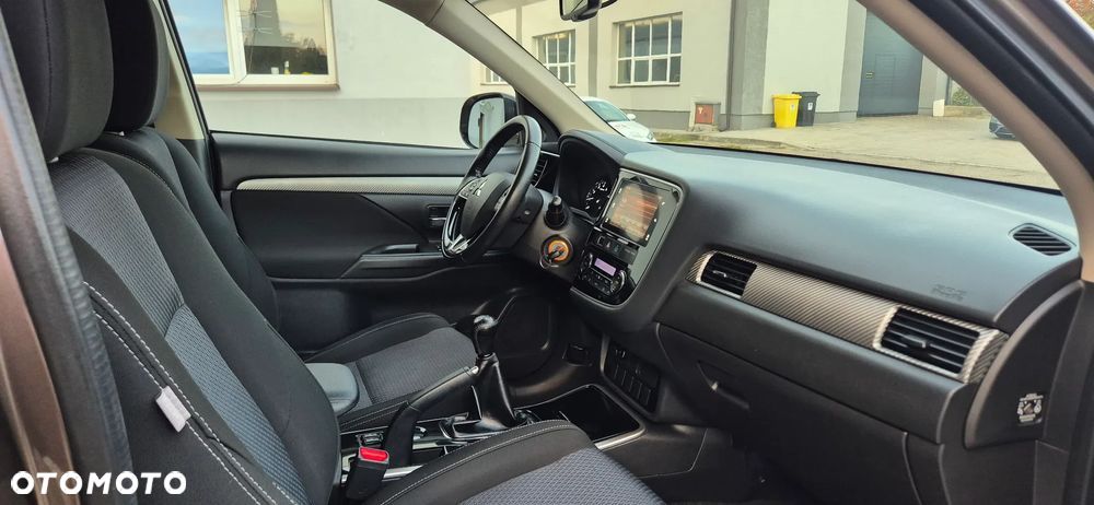 Mitsubishi Outlander 2.0 2WD Diamant Edition - 9