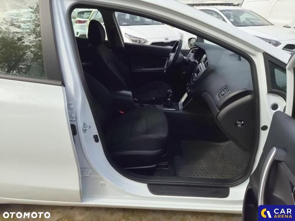 Kia Ceed - 31