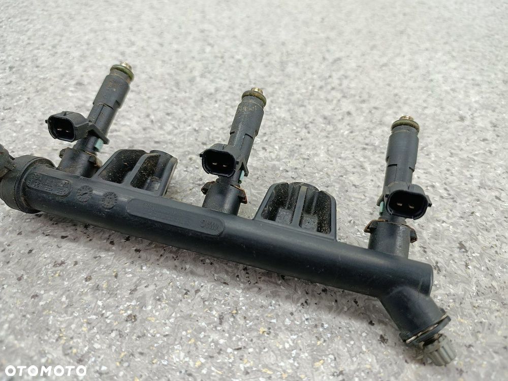 LISTWA WTRYSKOWA BENZYNA SKODA FABIA II 03D133329B 03D133319J 03D906031F - 3